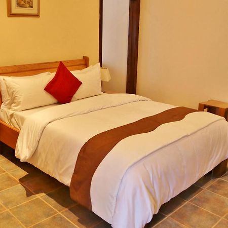 Ajiringano Eden Vale Hotel מראה חיצוני תמונה