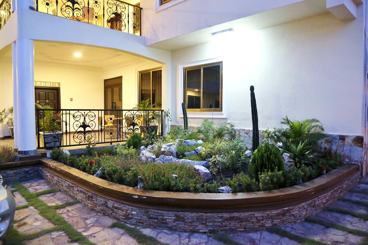 Ajiringano Eden Vale Hotel מראה חיצוני תמונה